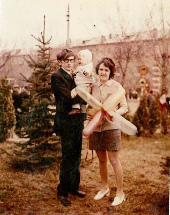 Первый ребенок курса - Феногенов Сережа с родителями